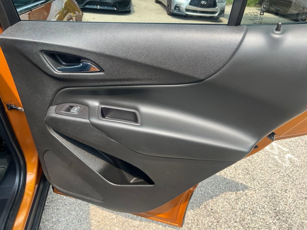 Used 2018 Chevrolet Equinox LT w/ Sun & Infotainment Package FWD image 17