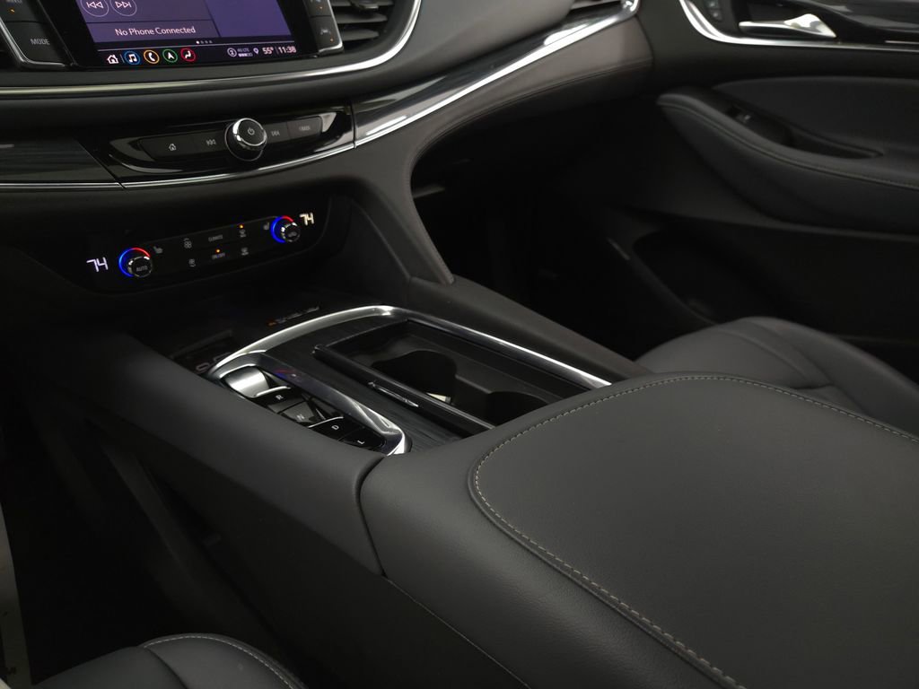Used 2024 Buick Enclave Essence image 38