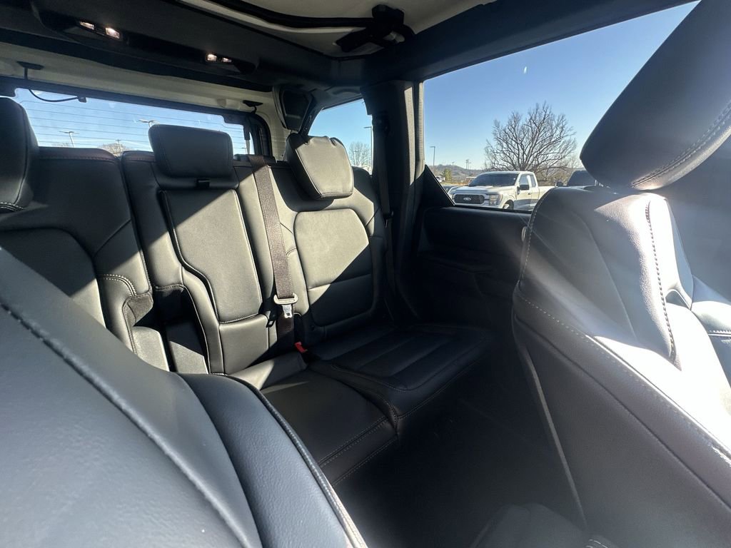 New 2025 Ford Bronco Badlands w/ Sasquatch Package image 14
