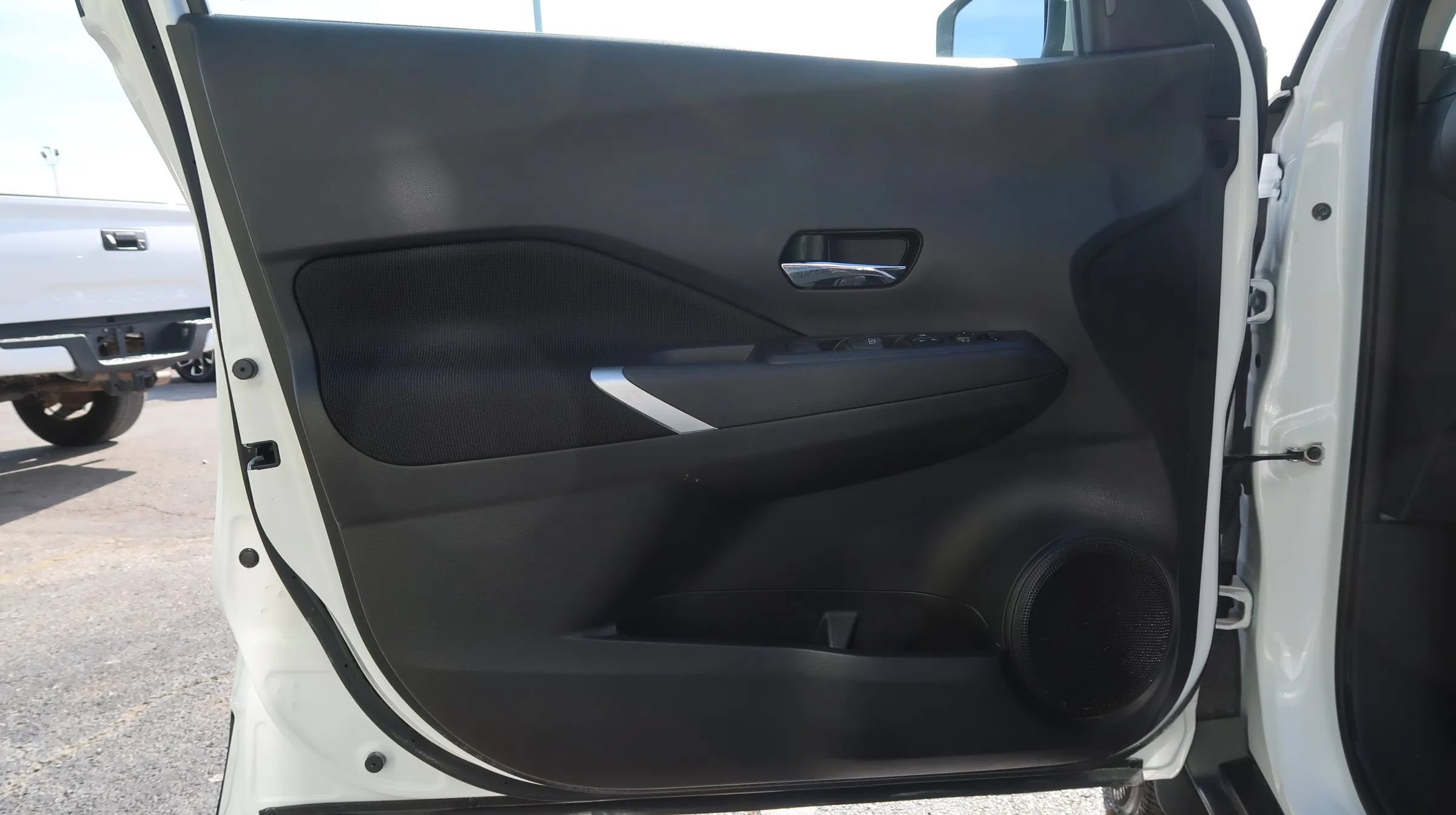 Used 2023 Nissan Kicks SV FWD image 44