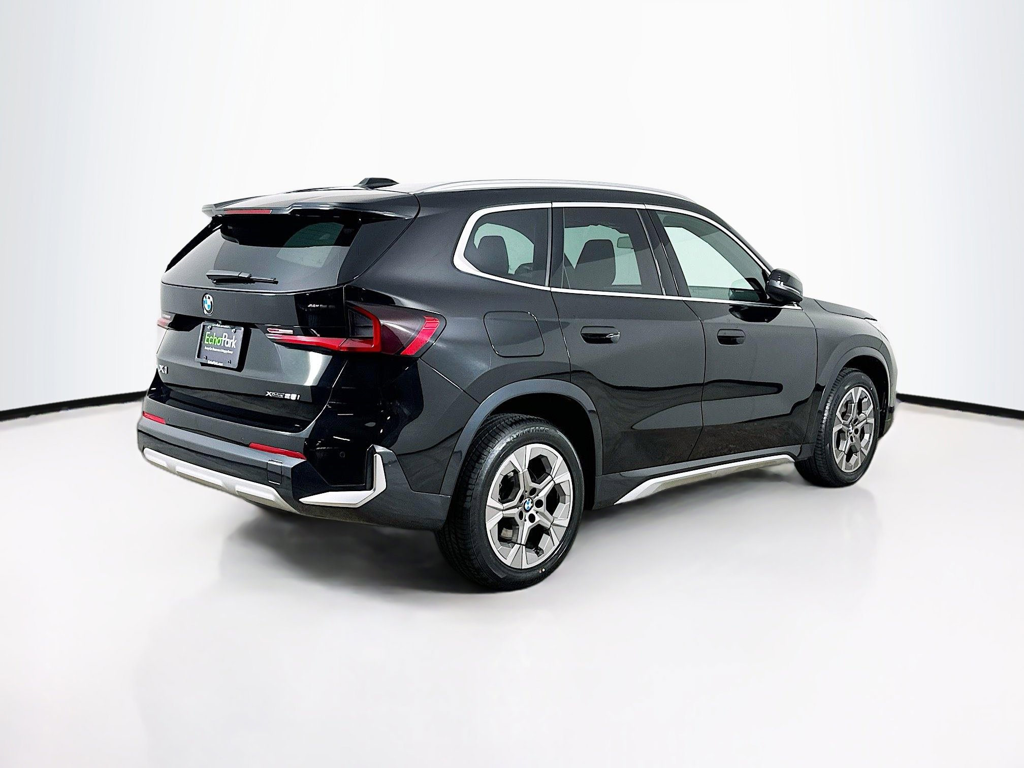 Used 2025 BMW X1 xDrive28i AWD/4WD image 9
