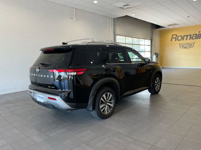 Used 2025 Nissan Pathfinder SL AWD/4WD image 5