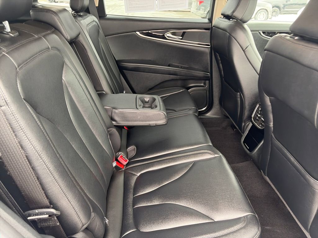 Used 2022 Lincoln Nautilus Standard w/ Premium Package image 39