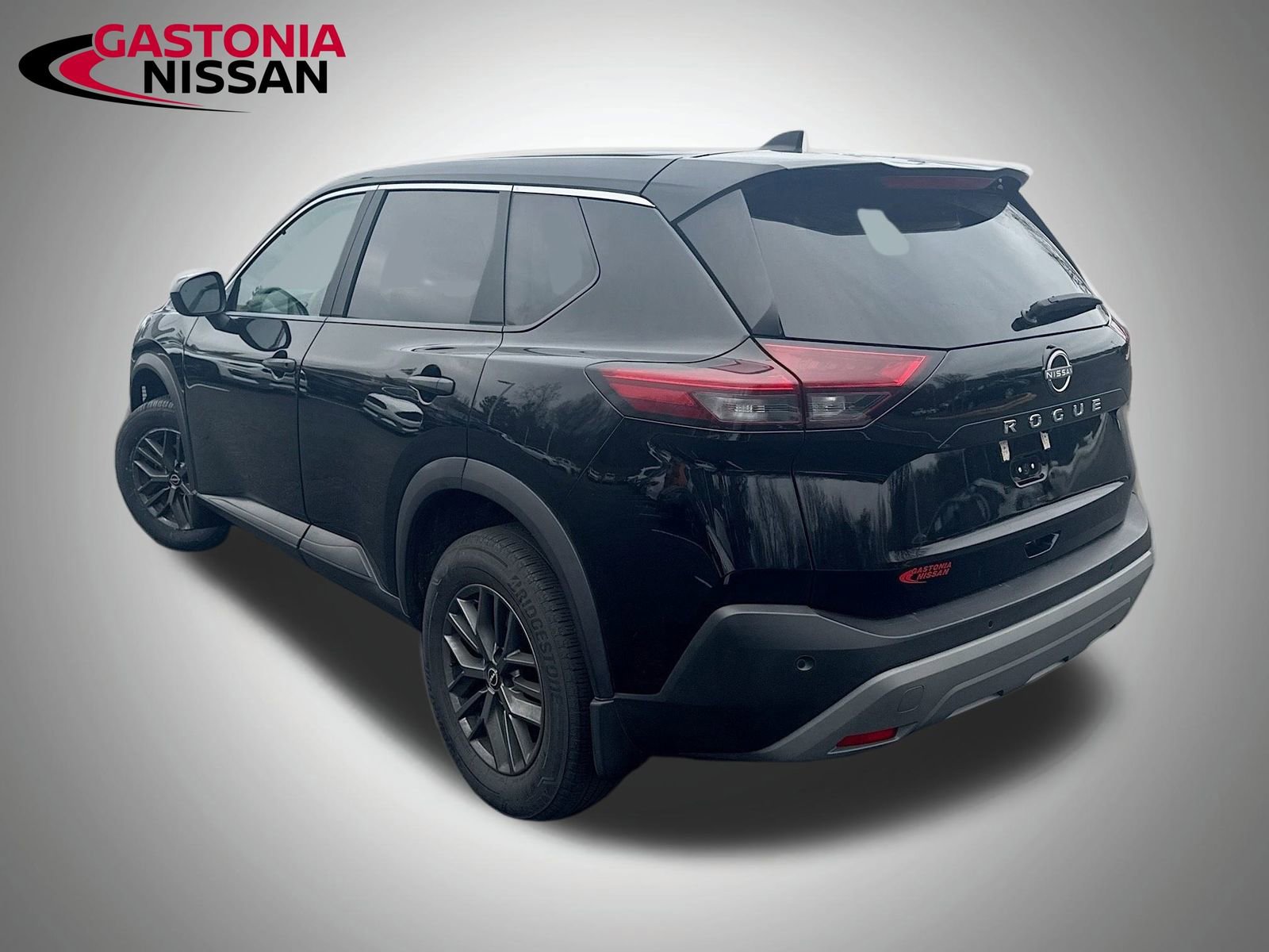 Used 2023 Nissan Rogue S image 6