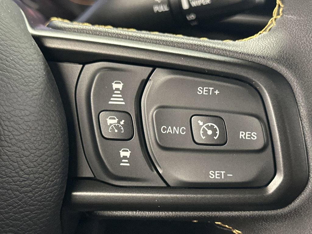 Used 2024 Jeep Gladiator Rubicon w/ Technology Group image 26