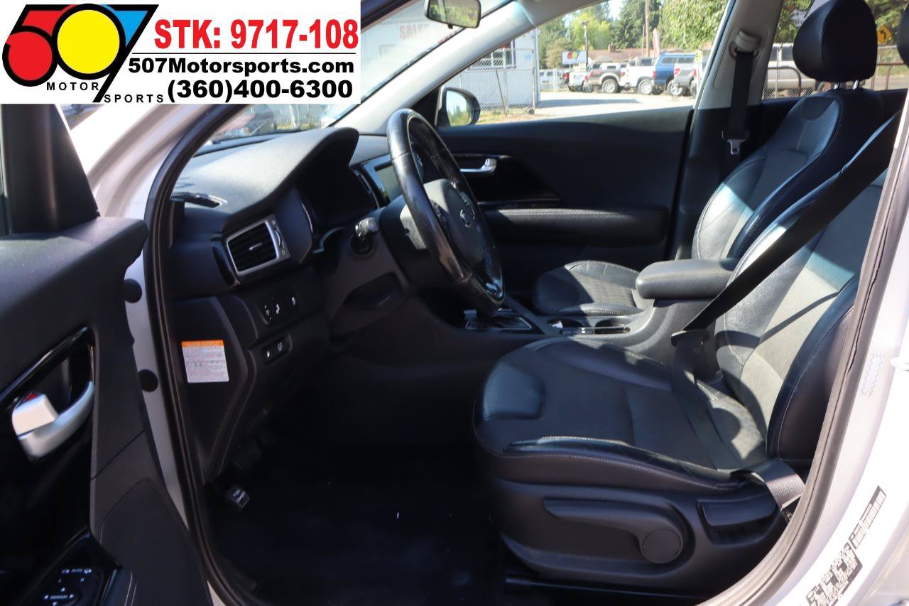 Used 2017 Kia Niro EX FWD image 14