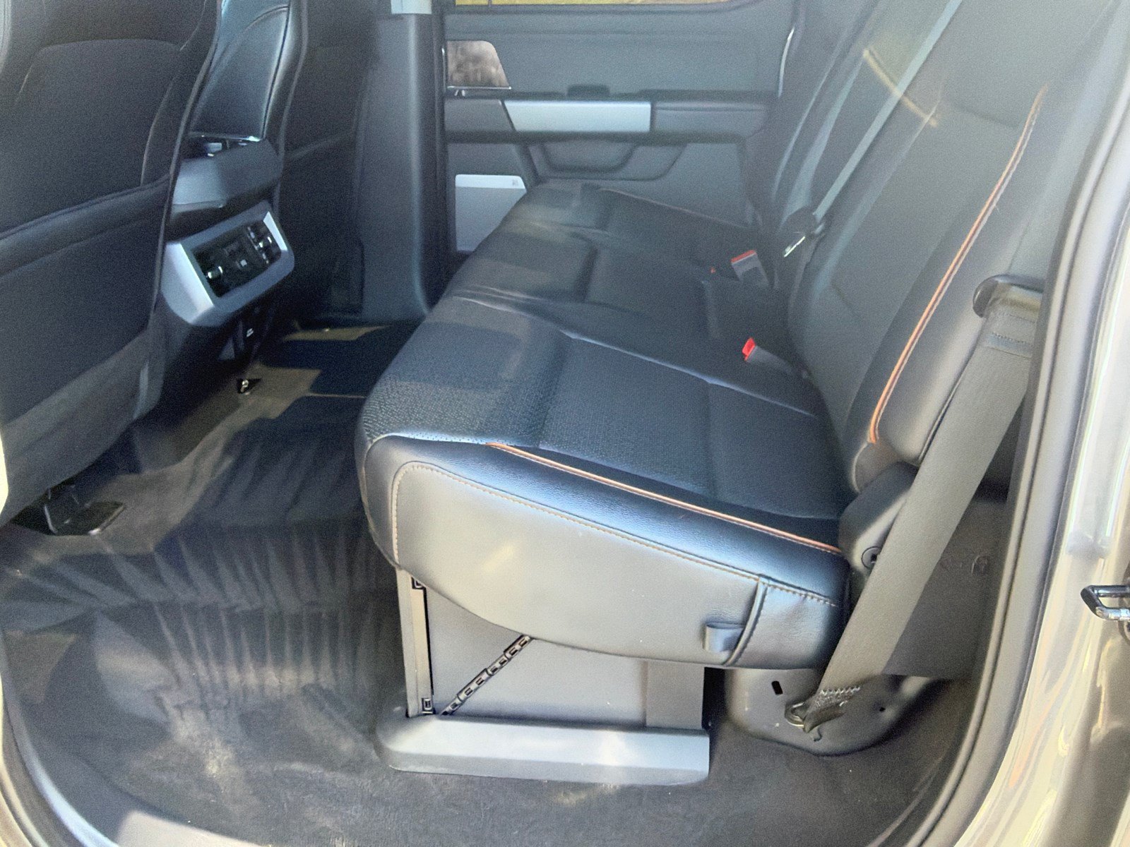 Used 2025 Ford F250 Lariat w/ FX4 Off-Road Package AWD/4WD image 19
