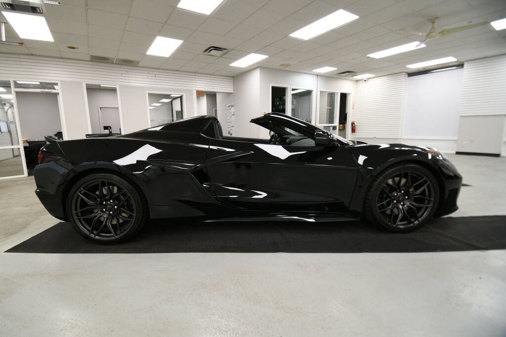 Used 2024 Chevrolet Corvette Z06 RWD image 8