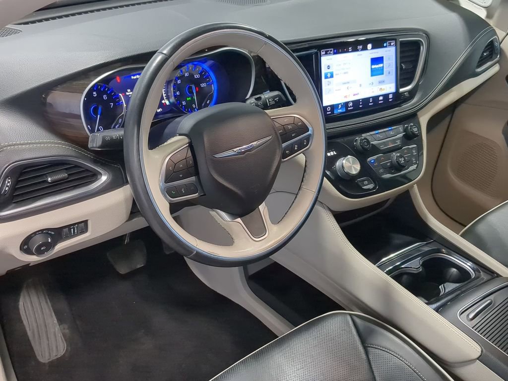 Used 2021 Chrysler Pacifica Limited w/ Uconnect Theater Family Group AWD/4WD image 12