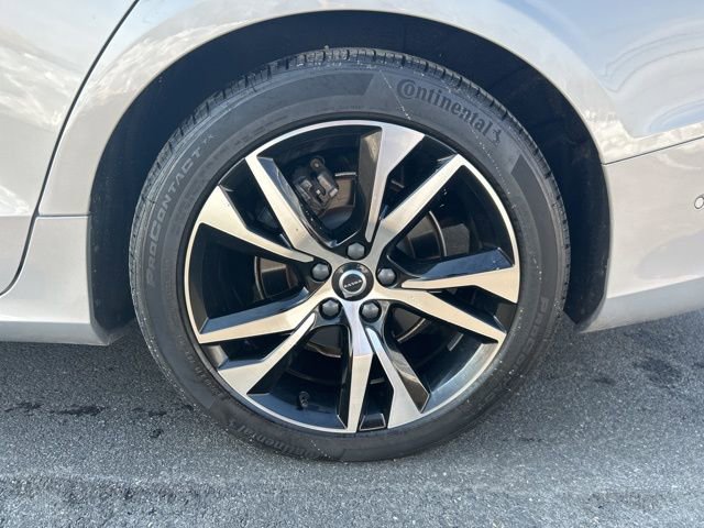 Certified 2024 Volvo S60 B5 Plus image 9