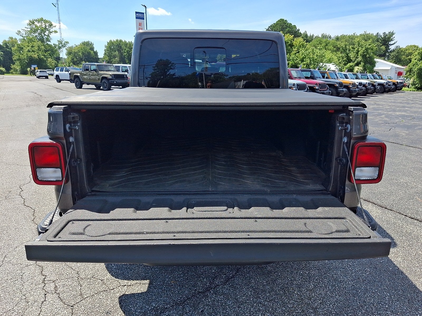 Certified 2024 Jeep Gladiator Sport AWD/4WD image 27
