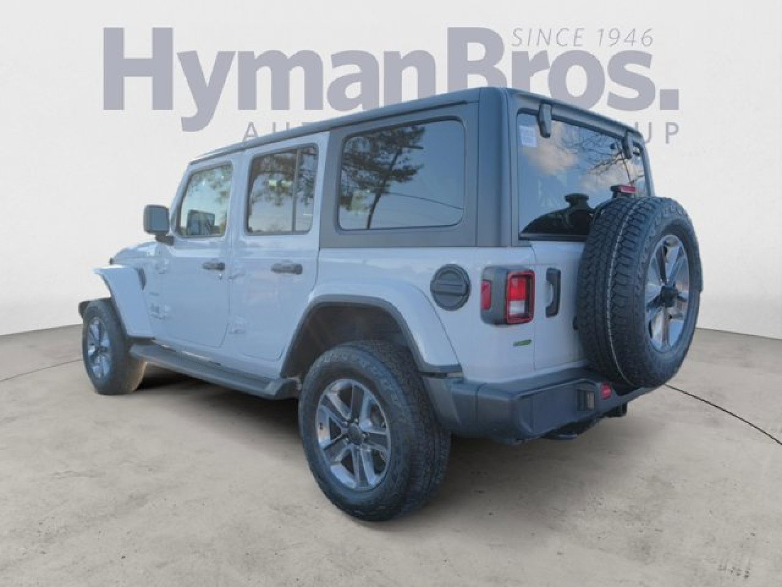 Used 2020 Jeep Wrangler Unlimited Sahara image 5