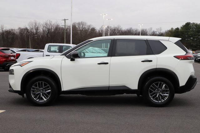 Used 2023 Nissan Rogue S image 4