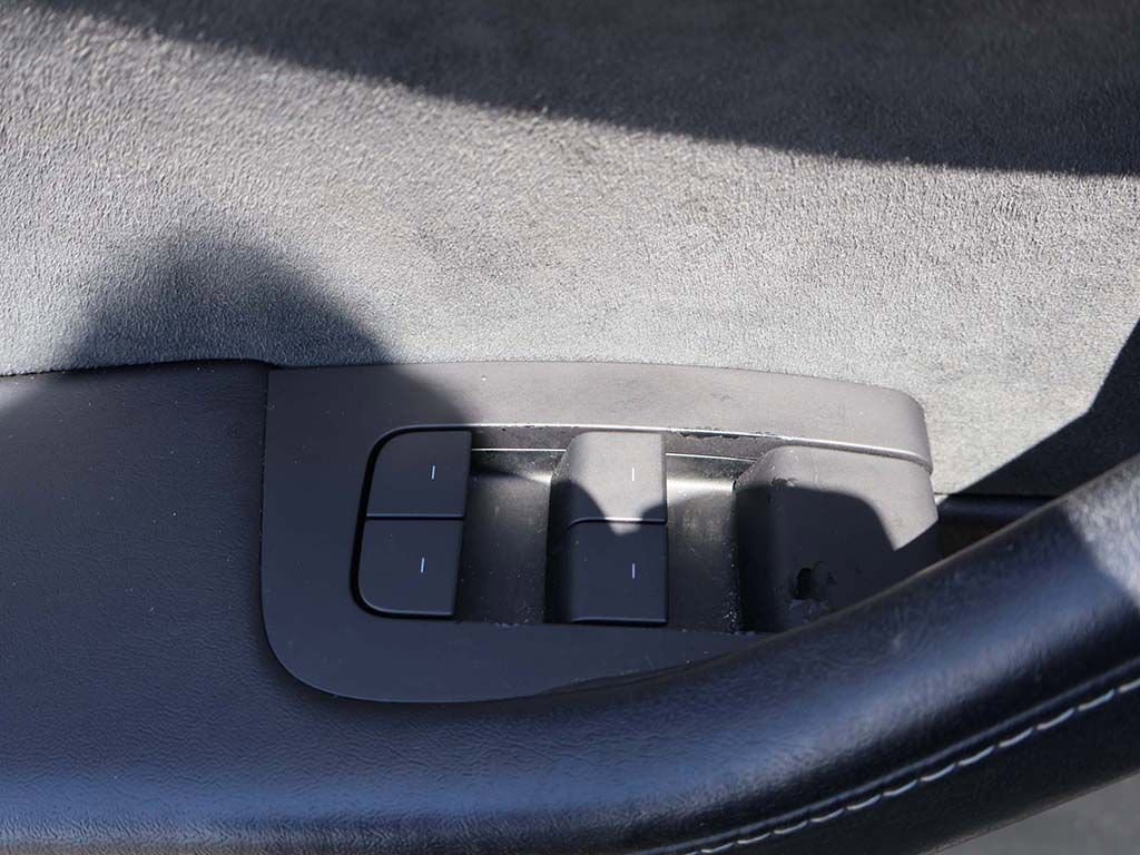 Used 2022 Tesla Model Y Long Range image 39