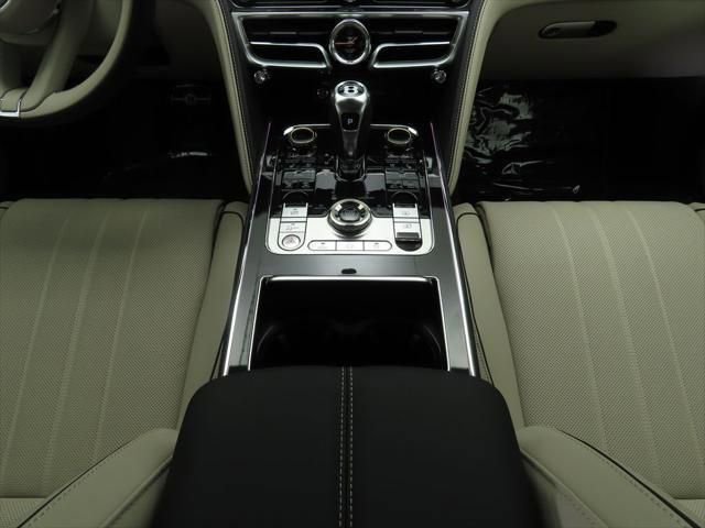 Used 2025 Bentley Flying Spur Plug-In Hybrid AWD/4WD image 16