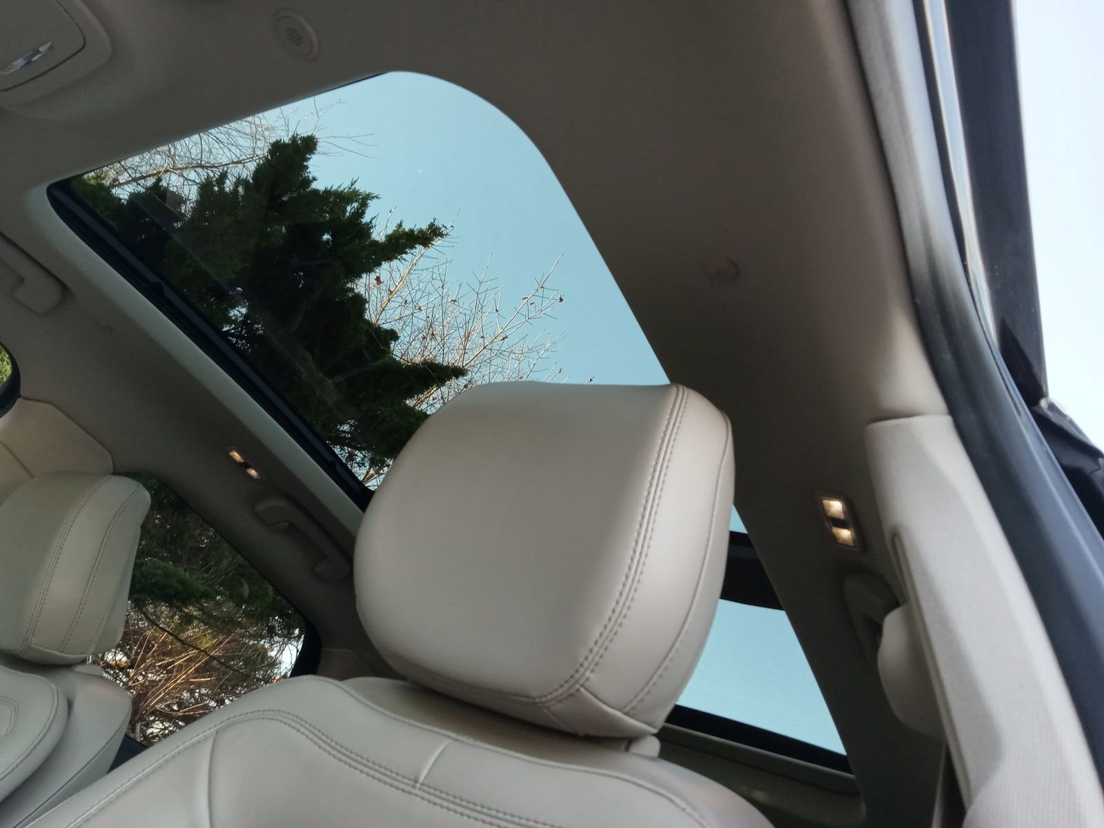 Used 2020 Lincoln Corsair Standard w/ Premium Package image 10