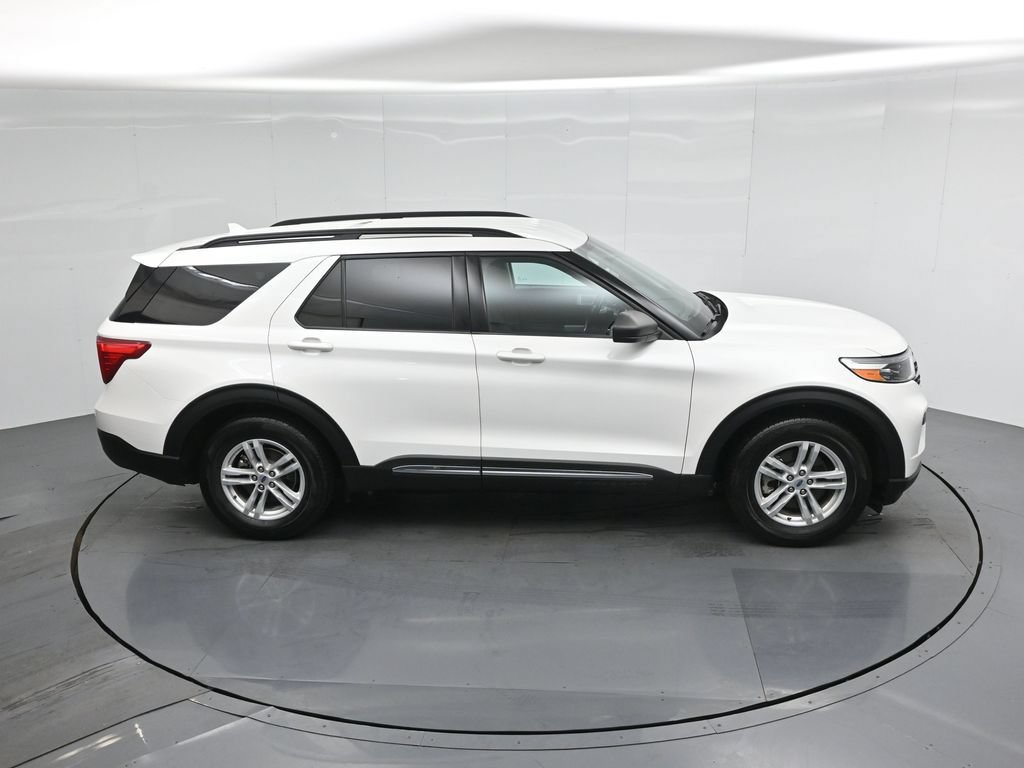 Certified 2024 Ford Explorer XLT RWD image 39