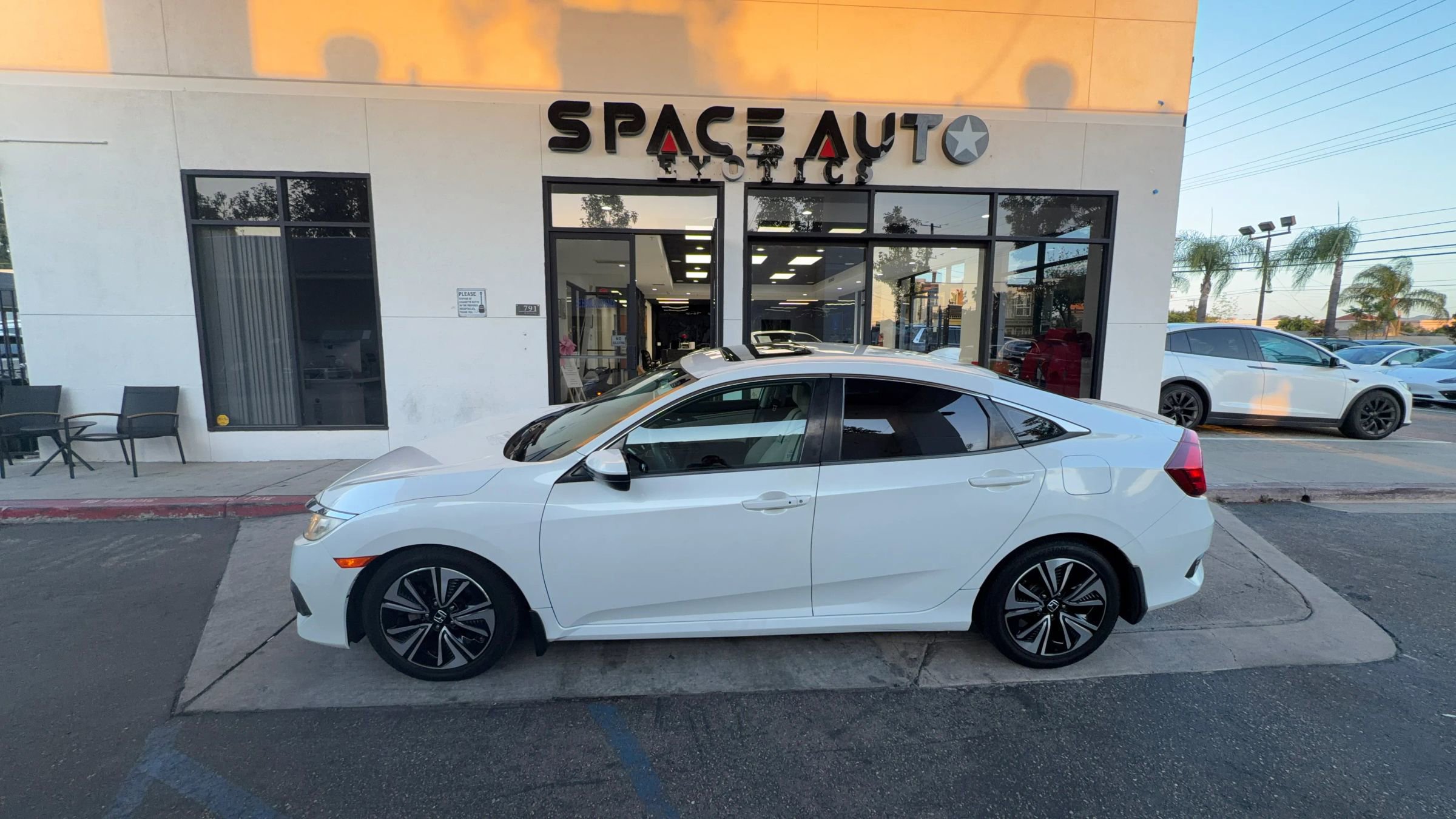 Used 2017 Honda Civic EX-T image 3