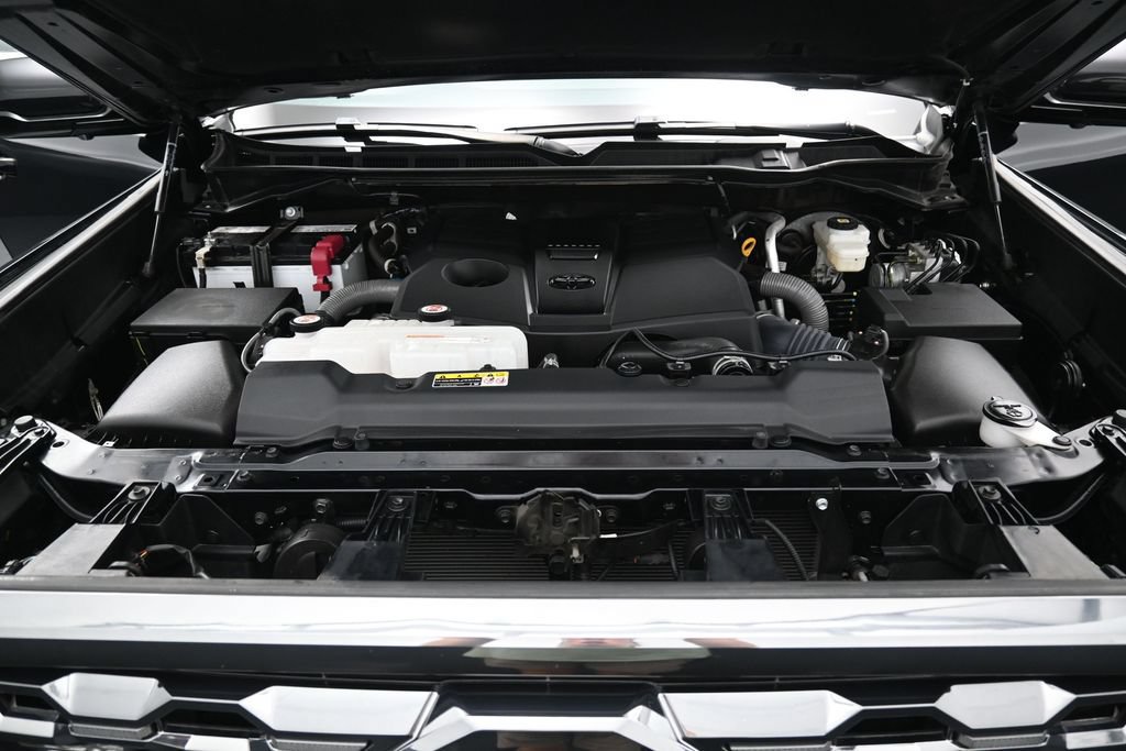 Used 2024 Toyota Tundra Platinum AWD/4WD image 38
