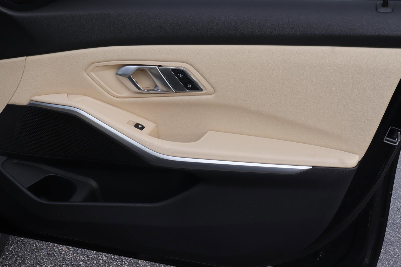 Used 2019 BMW 330i Sedan w/ Premium Package image 15