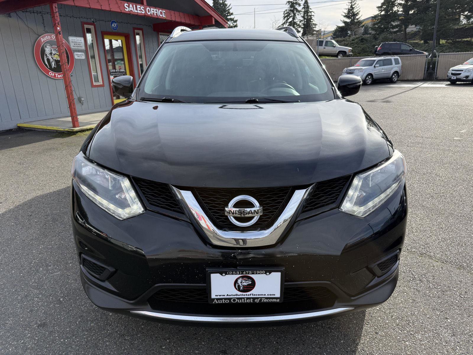 Used 2016 Nissan Rogue SV image 3