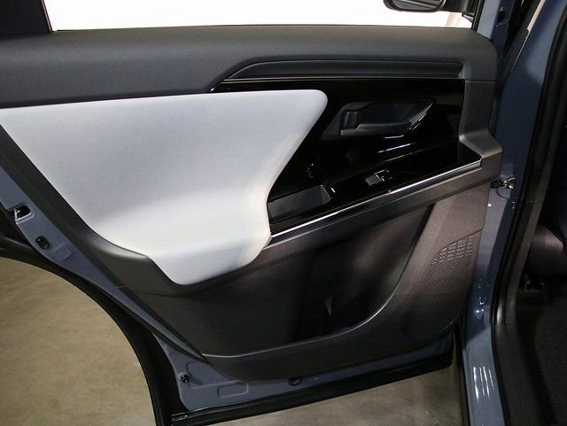 Used 2023 Subaru Solterra Limited image 28