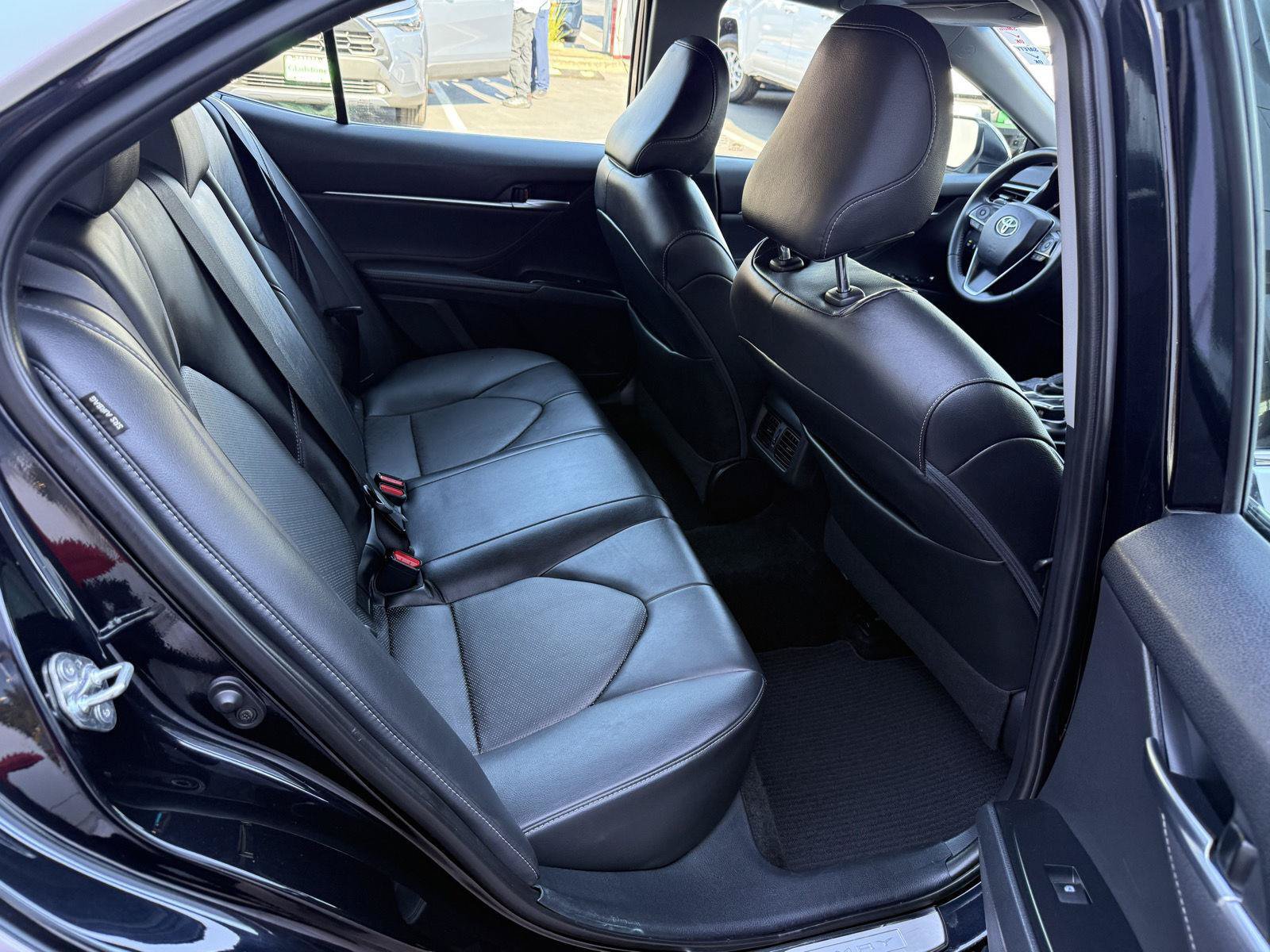 Used 2018 Toyota Camry XSE FWD image 18
