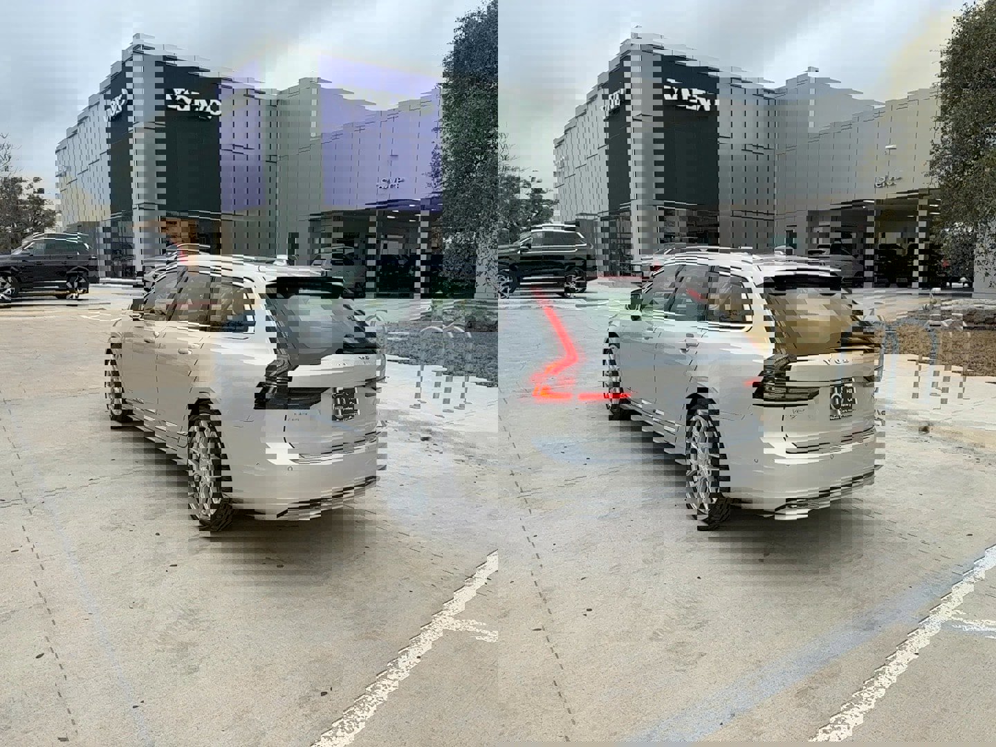 Used 2021 Volvo V90 T6 Inscription image 6