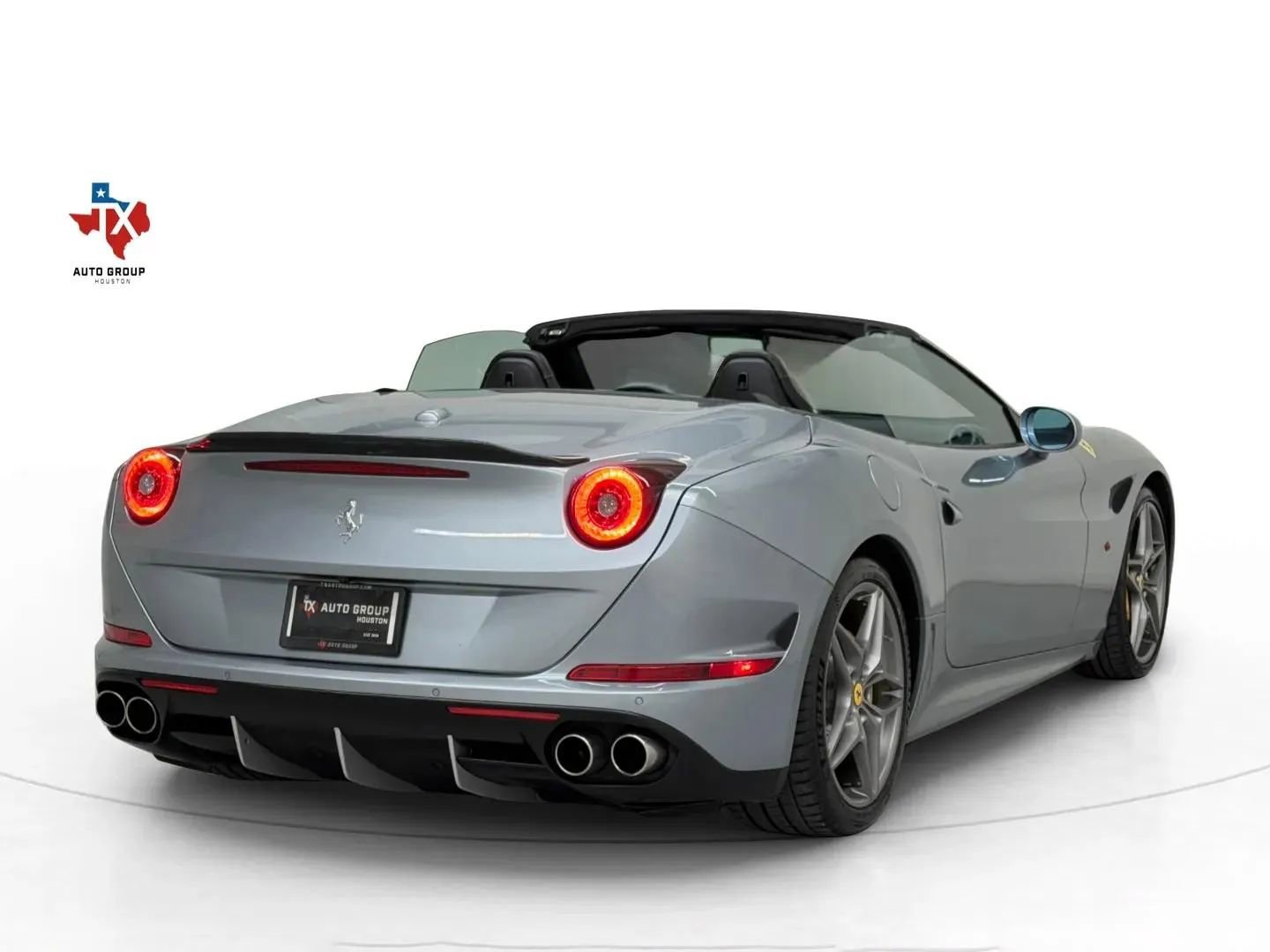 Used 2015 Ferrari California T RWD image 6
