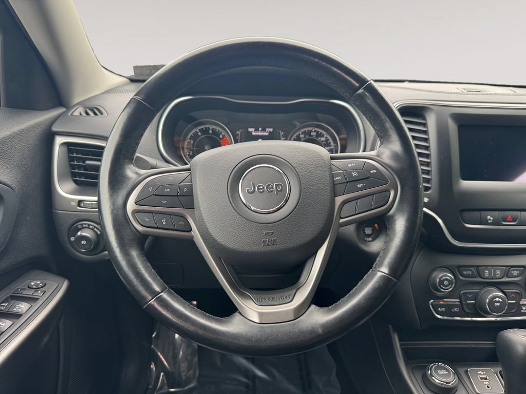 Used 2020 Jeep Cherokee Latitude Plus w/ Cold Weather Group AWD/4WD image 12