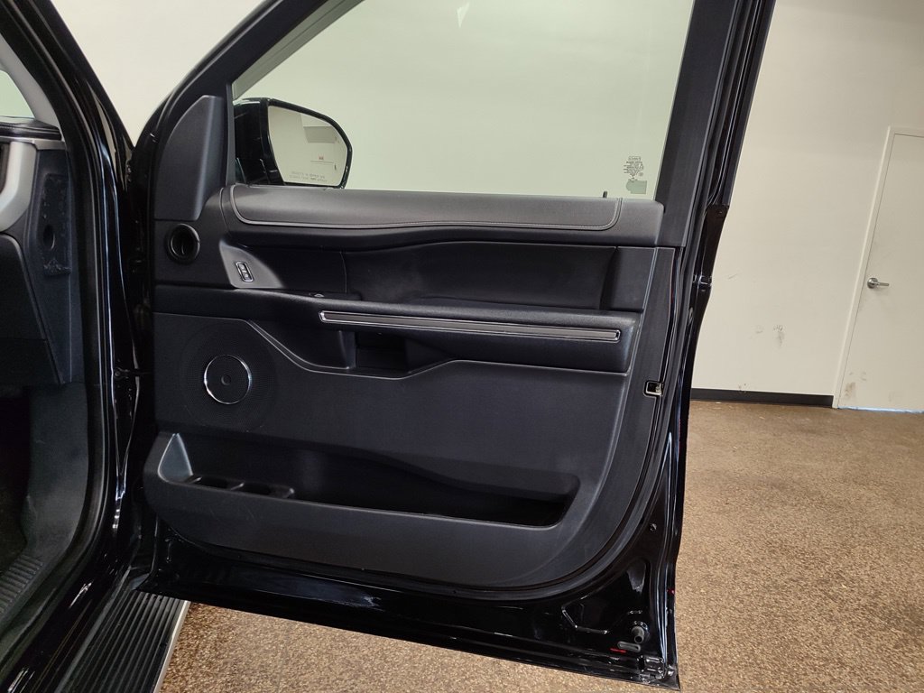 Used 2022 Ford Expedition XLT AWD/4WD image 17