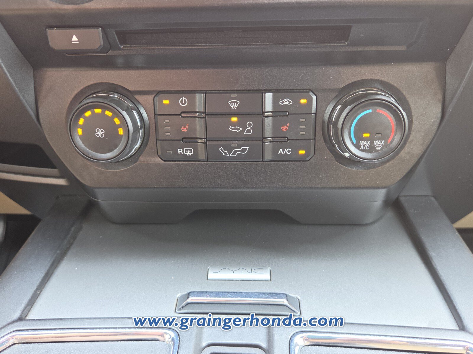 Used 2018 Ford F150 XLT w/ Equipment Group 302A Luxury AWD/4WD image 17