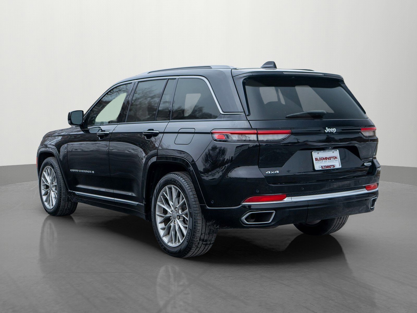 Used 2023 Jeep Grand Cherokee Summit image 5