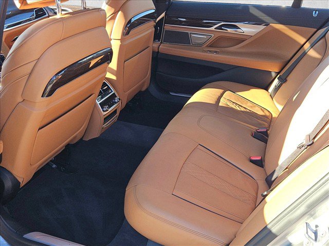 Used 2021 BMW 750i xDrive w/ M Sport Package AWD/4WD image 20