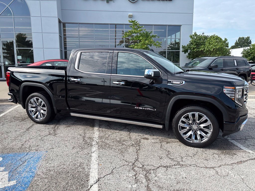Used 2023 GMC Sierra 1500 Denali w/ Denali Reserve Package AWD/4WD image 31