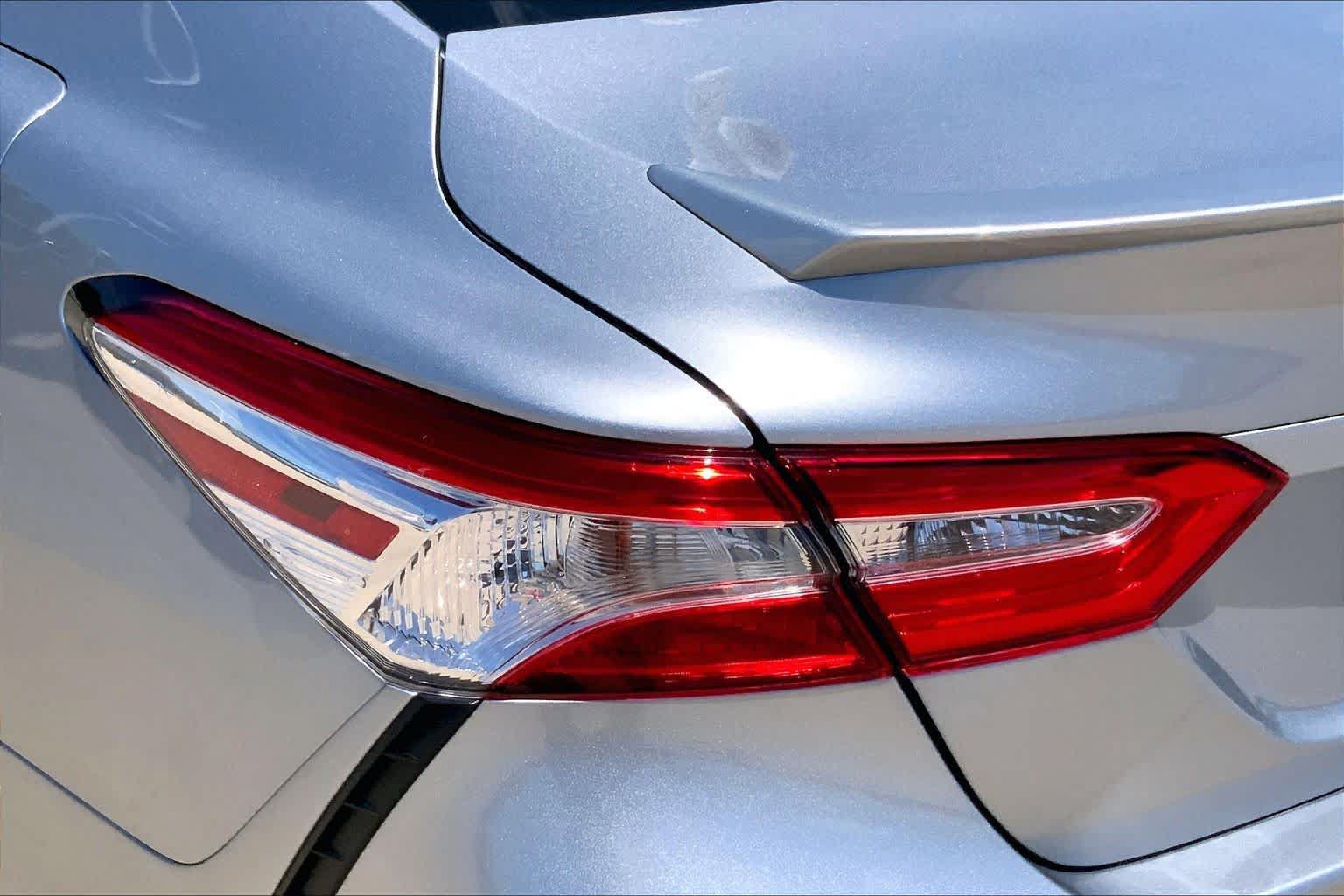 Used 2020 Toyota Camry SE FWD image 27