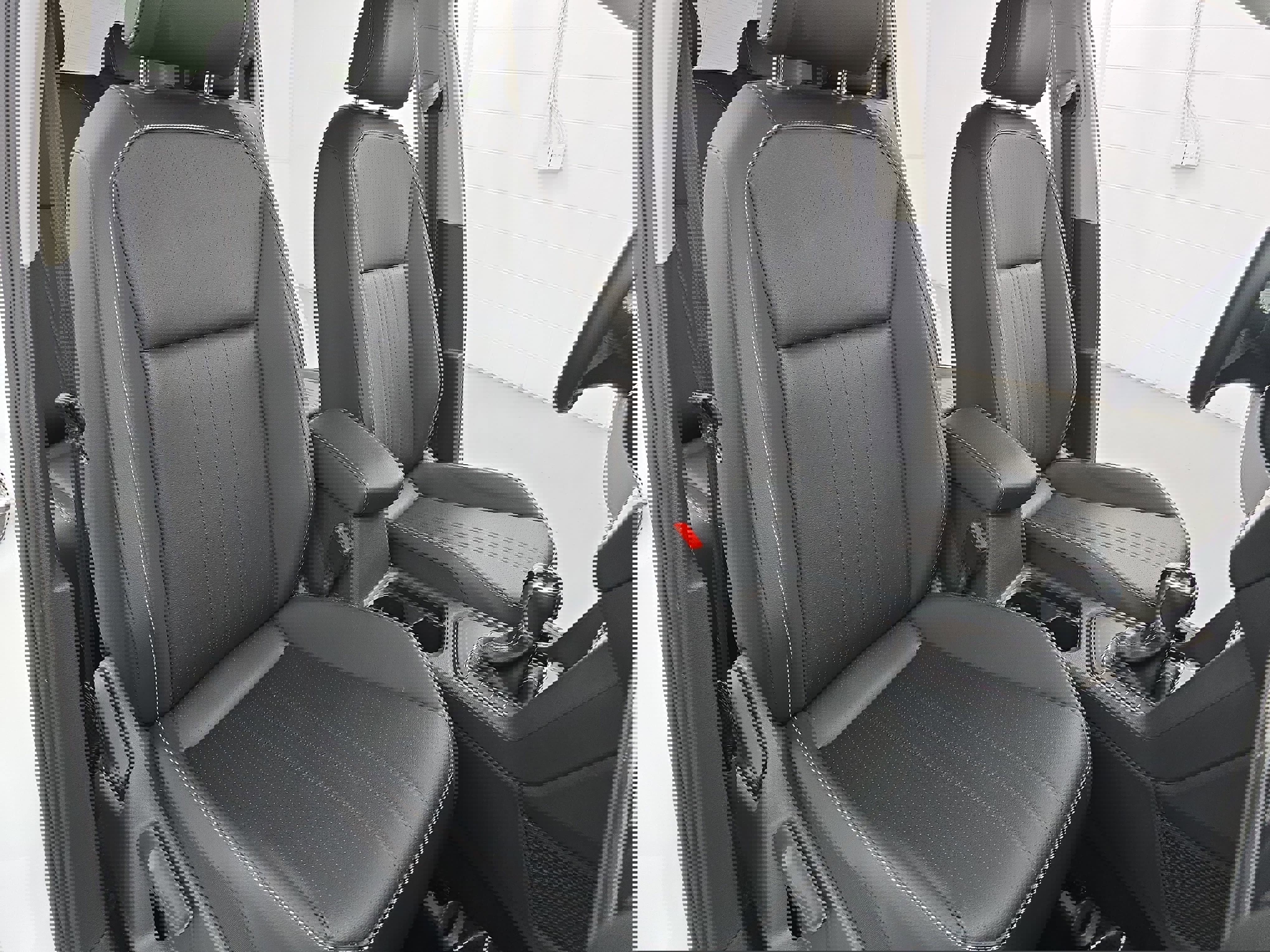 Certified 2023 Volkswagen Tiguan SE w/ Panoramic Sunroof Package image 10