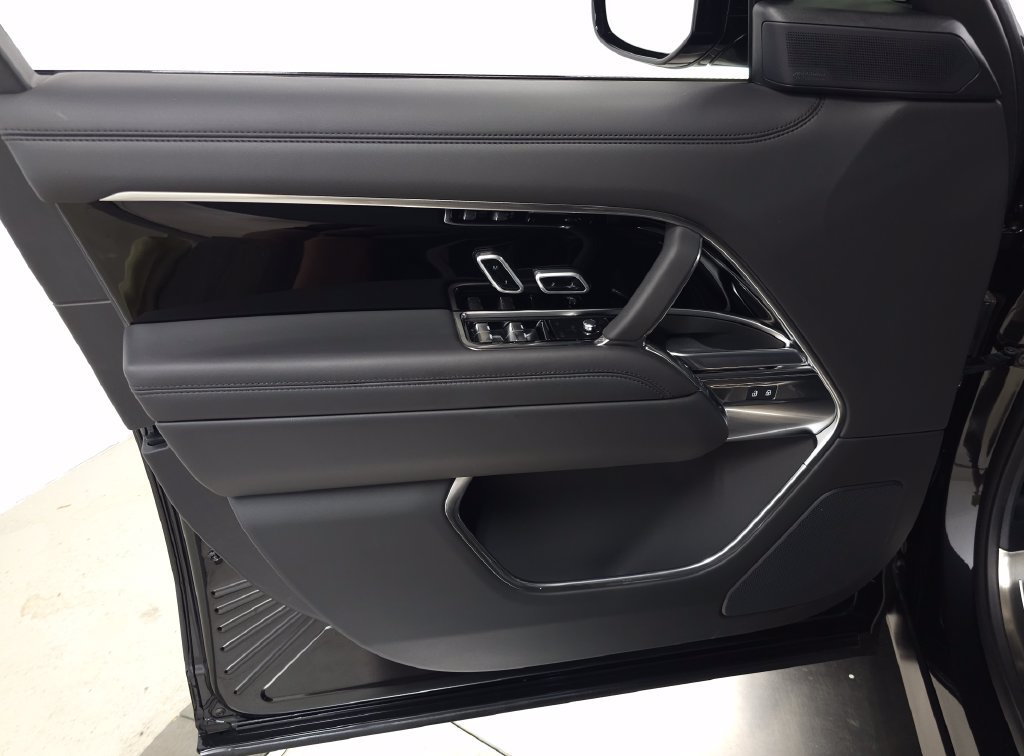 New 2026 Land Rover Range Rover SE AWD/4WD image 15