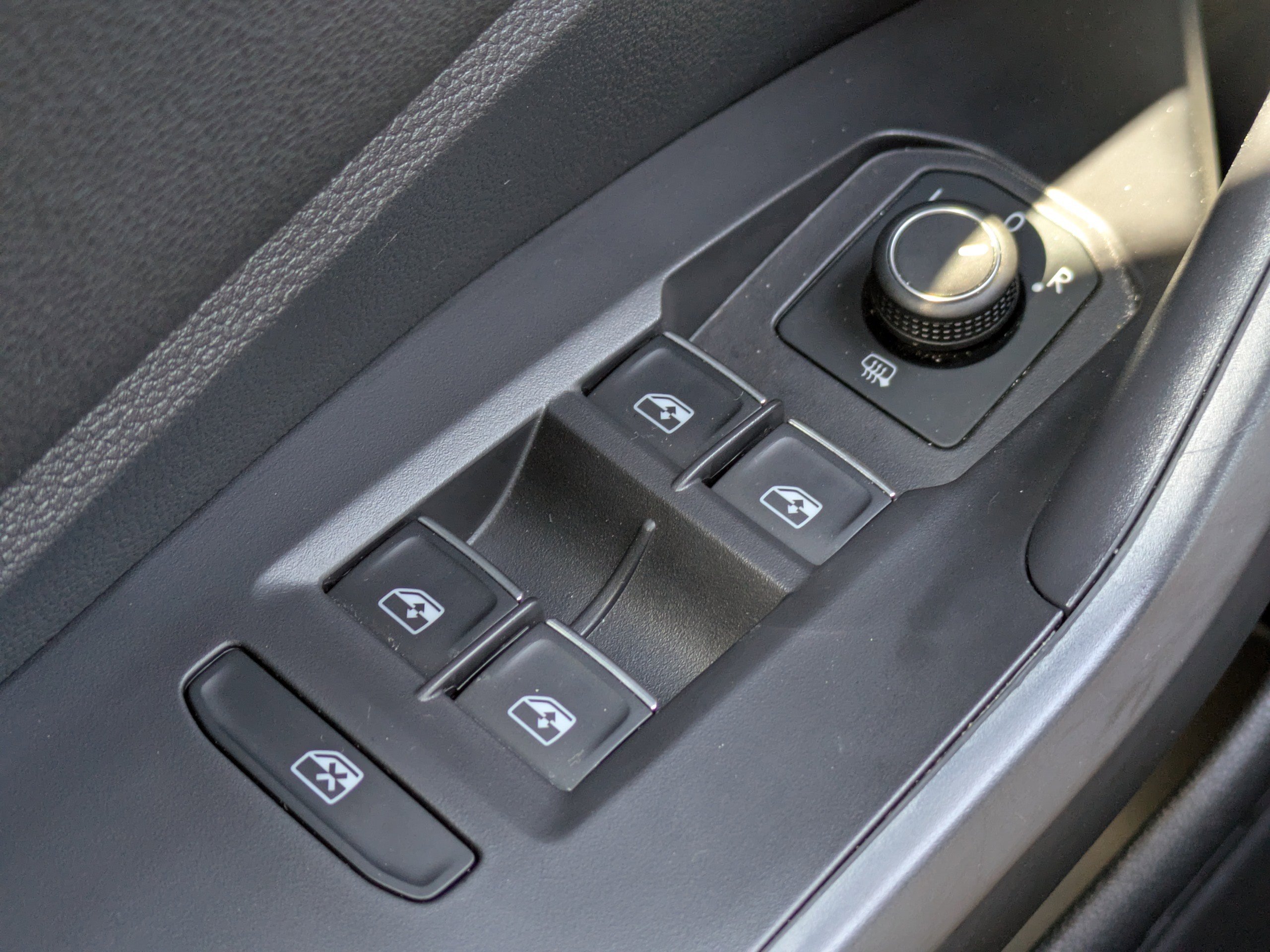 Certified 2025 Volkswagen Jetta Sport image 22