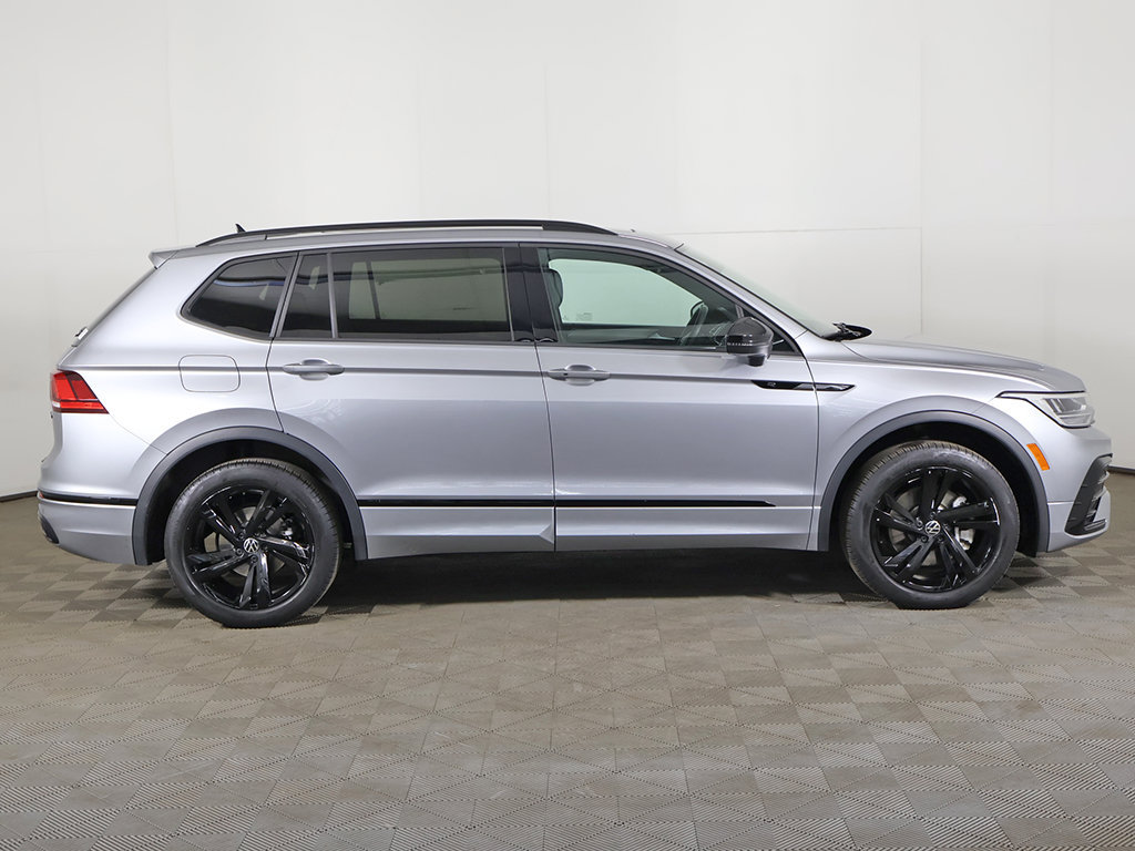 Used 2024 Volkswagen Tiguan SE R-Line AWD/4WD image 19