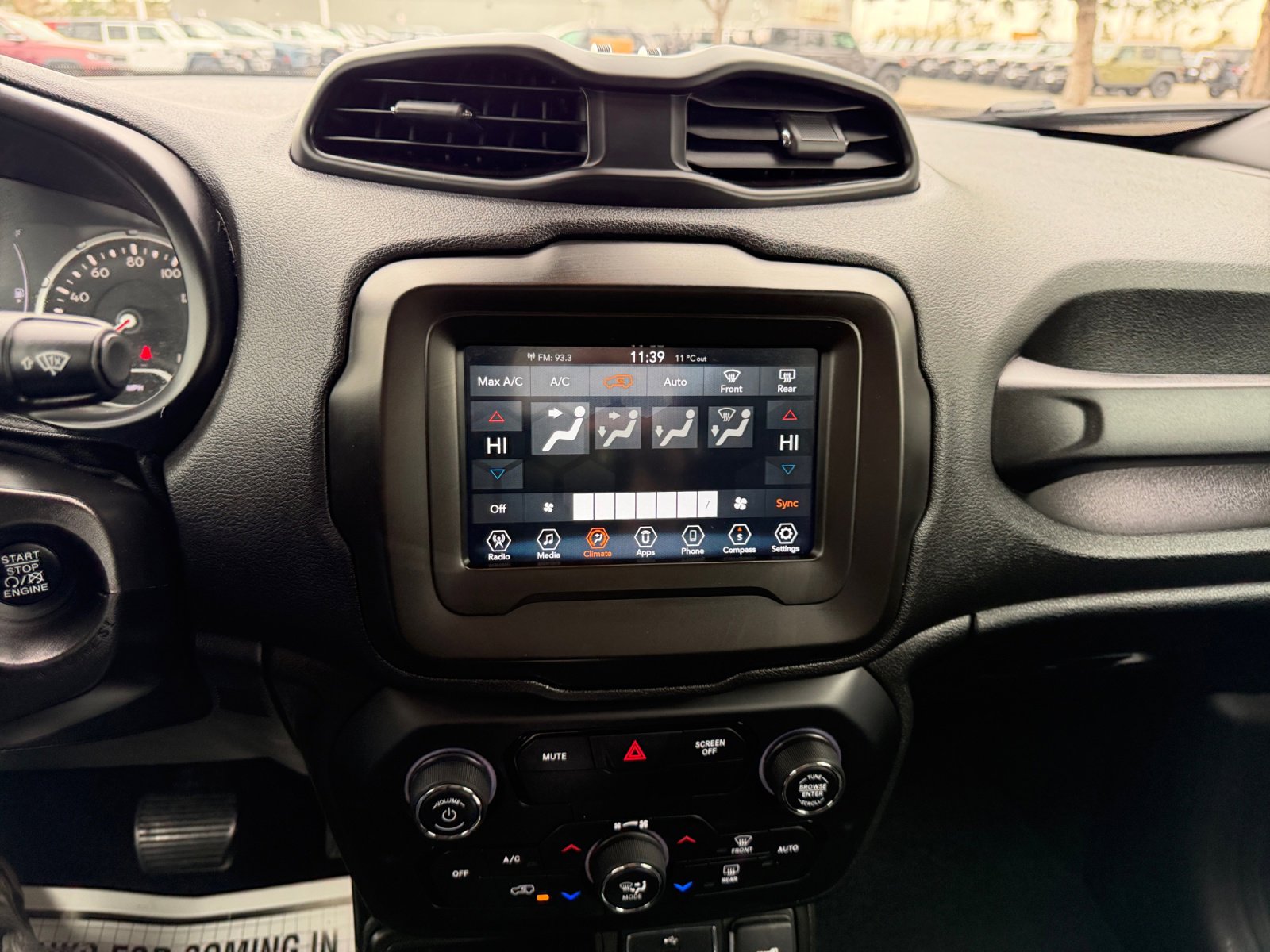 Used 2020 Jeep Renegade Altitude image 28