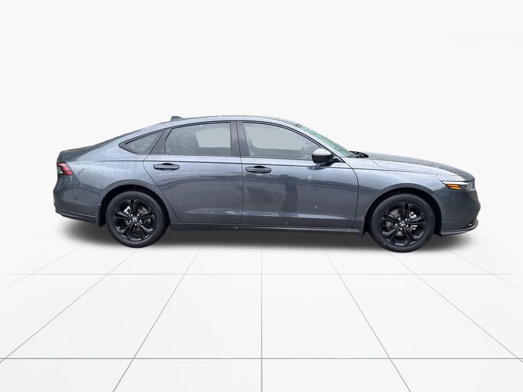 Used 2025 Honda Accord SE image 10