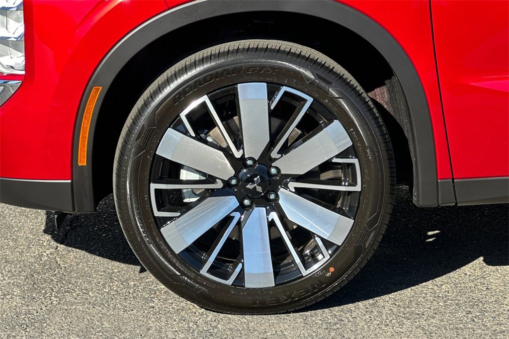 New 2025 Mitsubishi Outlander SE image 26