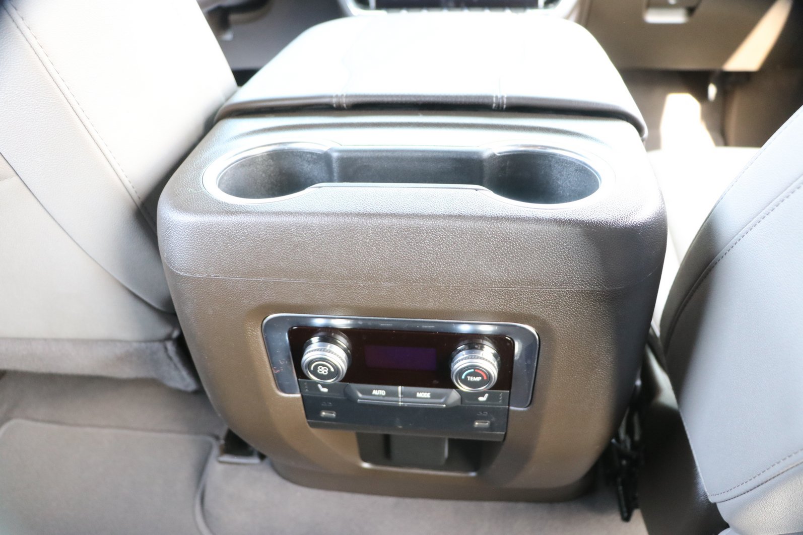 Used 2026 GMC Yukon XL Elevation AWD/4WD image 32