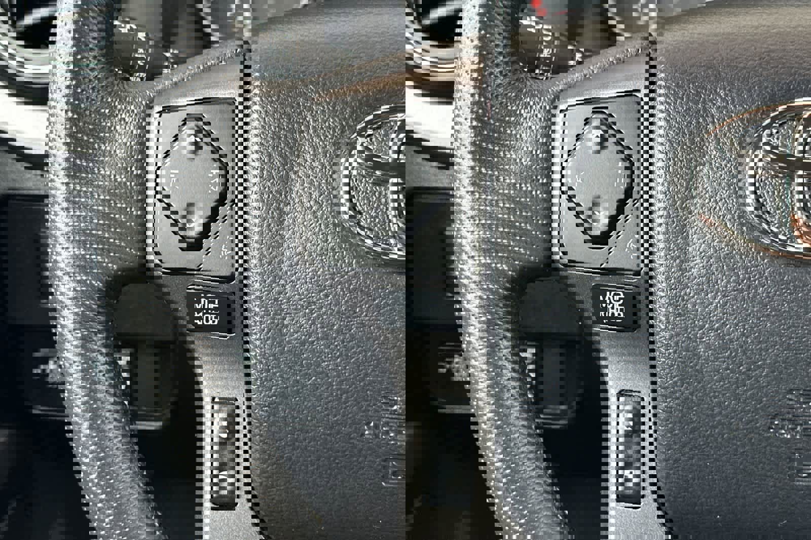 Certified 2023 Toyota Tacoma TRD Off-Road image 25