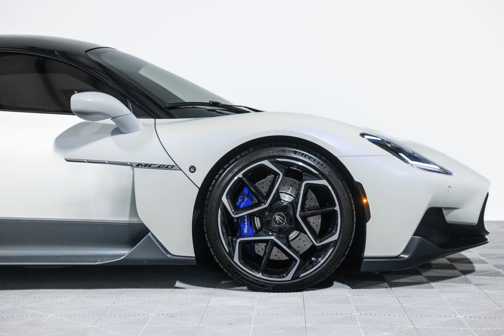Used 2022 Maserati MC20 Coupe image 3