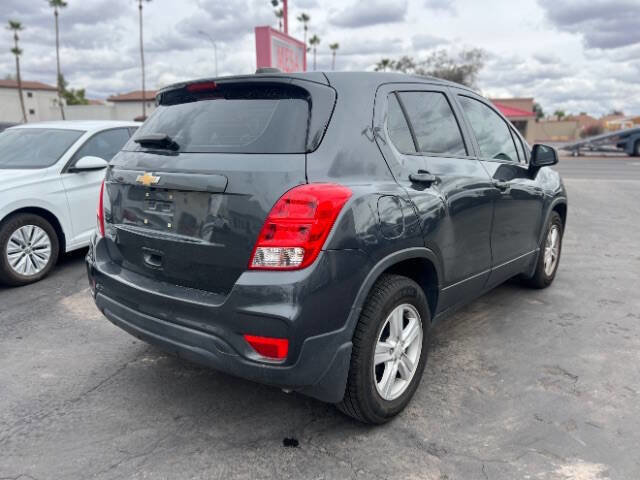 Used 2019 Chevrolet Trax LS w/ LPO, Protection Package FWD image 3