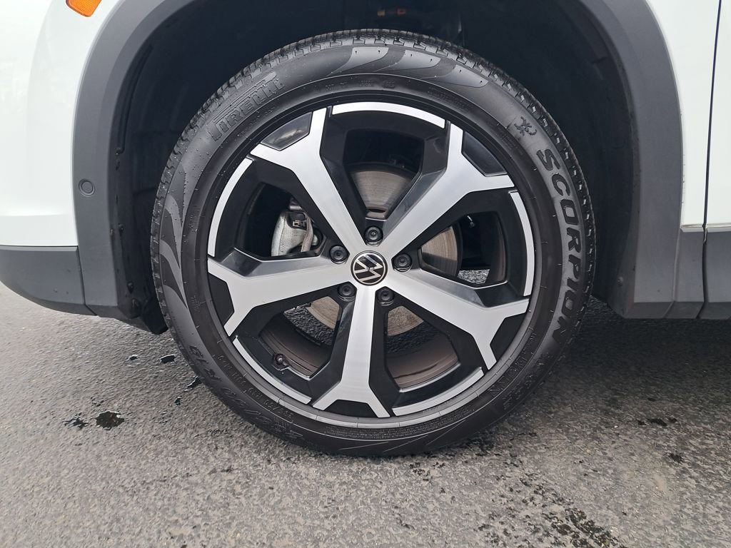 Used 2025 Volkswagen Tiguan SE image 10