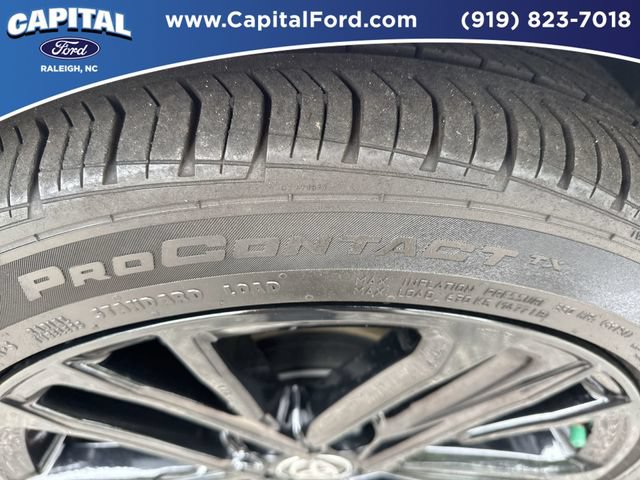 Used 2025 Toyota Camry SE w/ Convenience Package FWD image 14