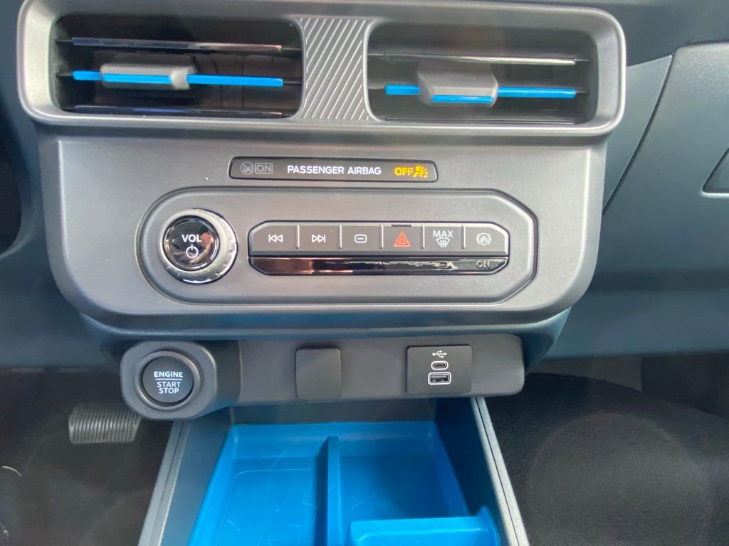 Certified 2025 Ford Maverick XLT w/ XLT Luxury Package image 17